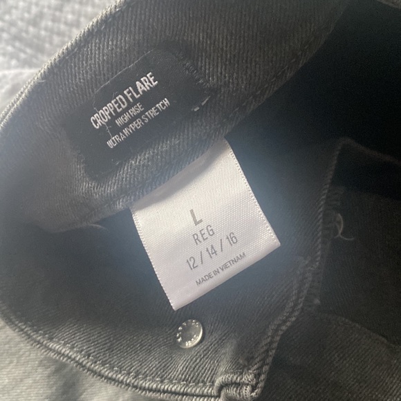 Cropped gray flare denim - Picture 3 of 3